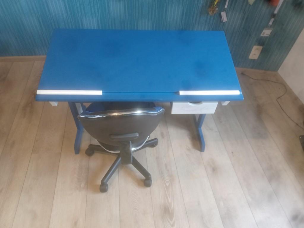 verstelbare kinderbureau met bureaustoel, Huis en Inrichting, Bureaus, Ophalen, 110 cm, Kinderbureau, In hoogte verstelbaar