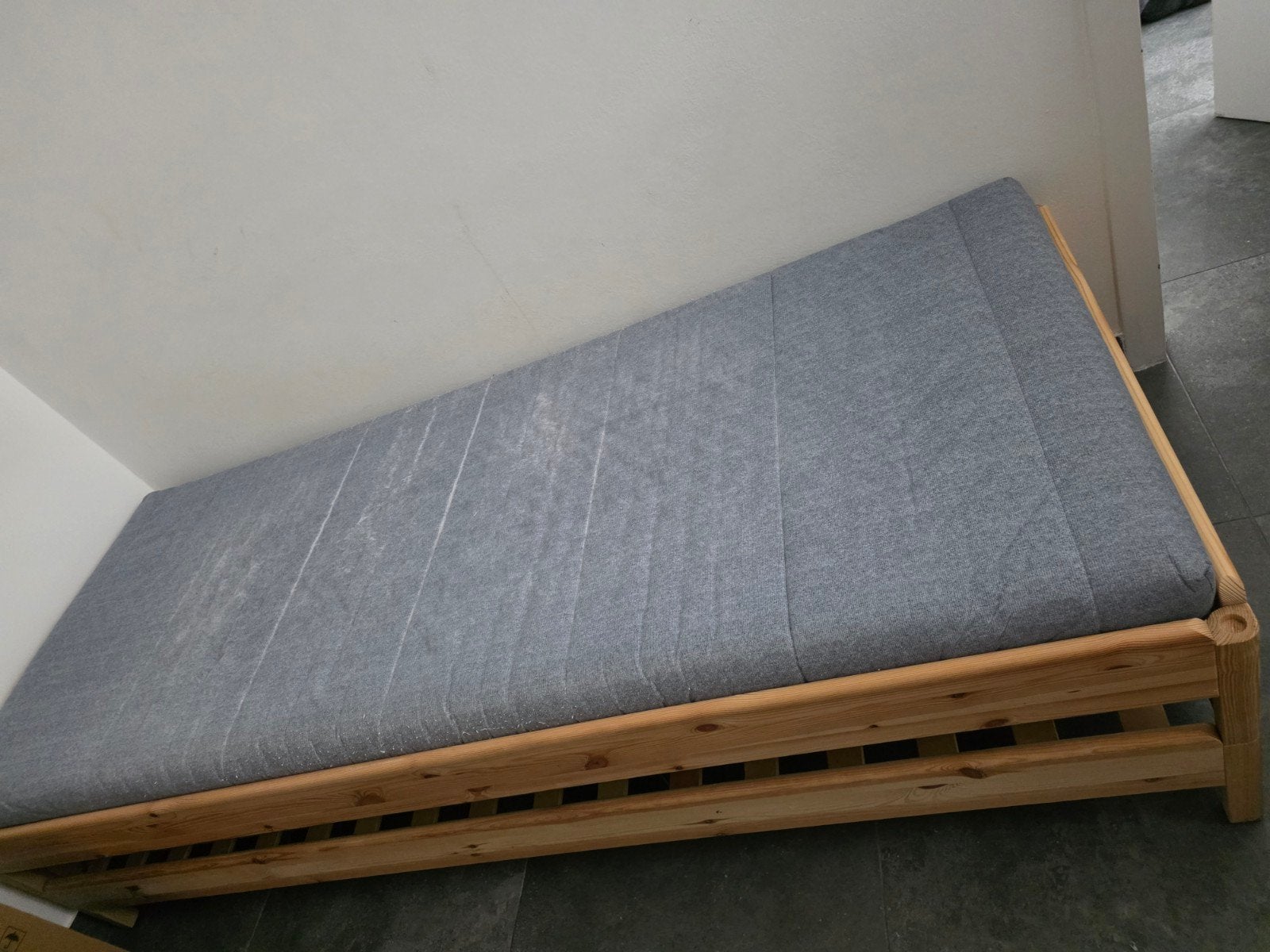 bedden 80/200 + 1 matras, Ophalen