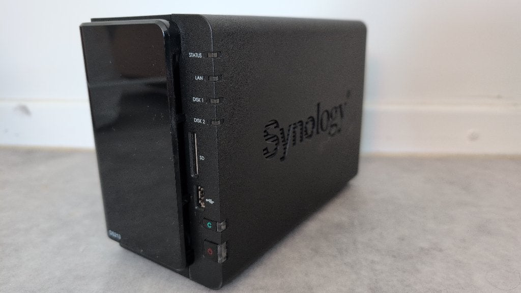 Synology DS213 2 Bay NAS met 2TB, Ophalen of Verzenden, Gebruikt