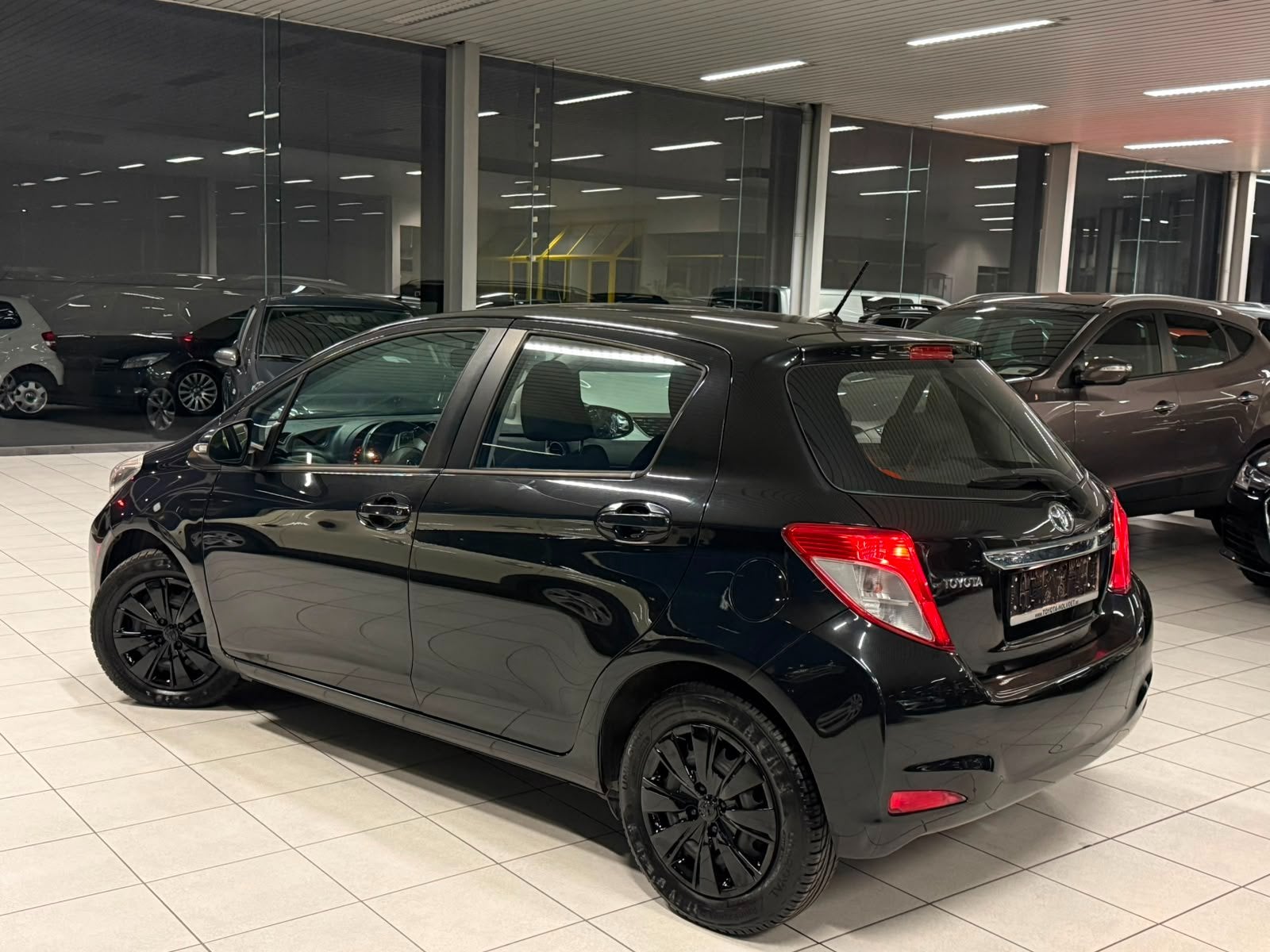 Toyota Yaris, Euro 5, Monovolume, Gebruikt, Zwart