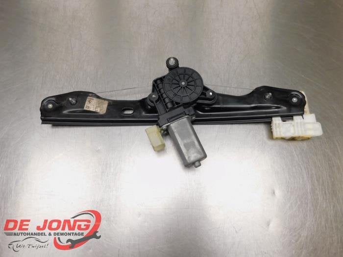 Mécanique vitre 4portes arrière droite d'un BMW 1-Serie, -, 3 mois de garantie, Utilisé, -