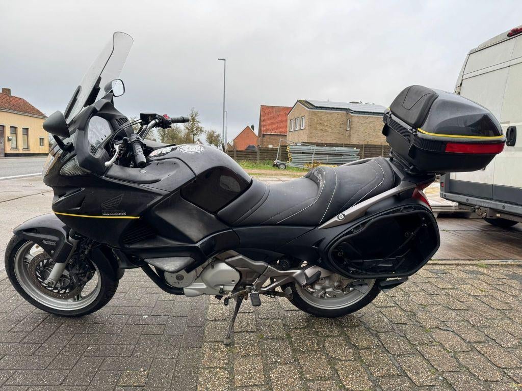 Honda	Deauvile 700, 700 cc, Bedrijf, Meer dan 35 kW