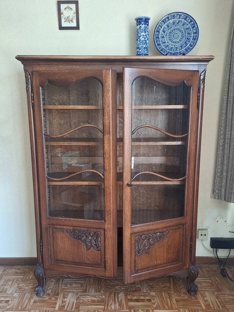 Vitrine élégante et robuste en chêne, Avec porte(s), 25 à 50 cm, 100 à 150 cm, Utilisé