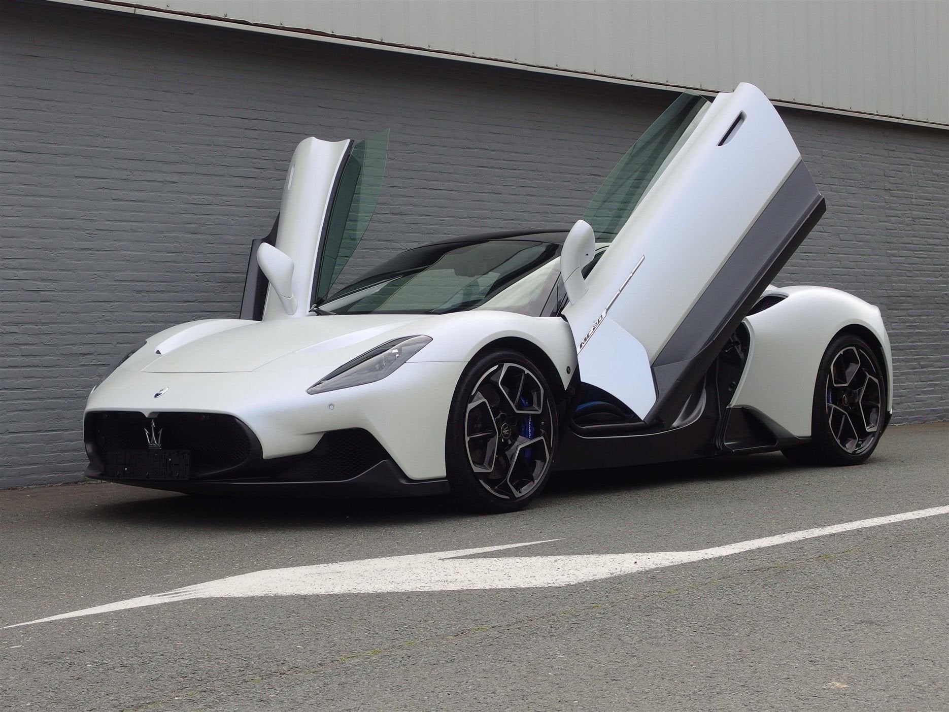 Maserati MC20 2022 In nieuwstaat!, Auto's, Automaat, Zwart, Wit, Bedrijf