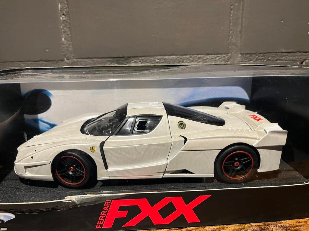 Hotwheels elite Ferrari FXX, Ophalen, Zo goed als nieuw