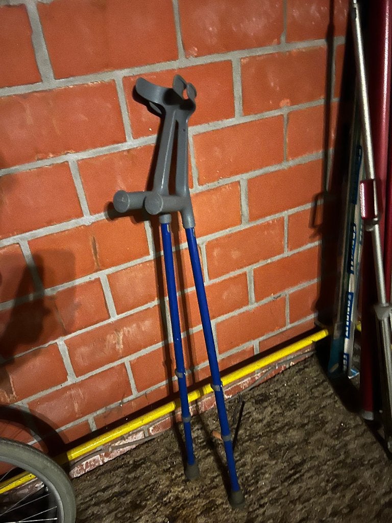 set van twee loopkrukken, Diversen, Loopkrukken, Gebruikt, In hoogte verstelbaar, Ophalen