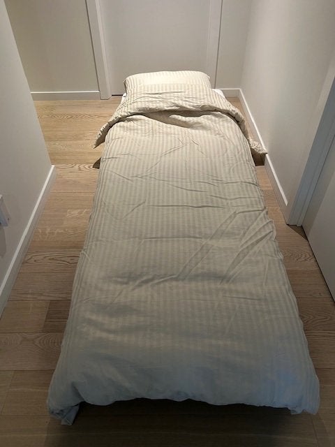 Lattenbodem met matras, donsdeken, overtrek,, Ophalen, 200 cm, Verstelbaar