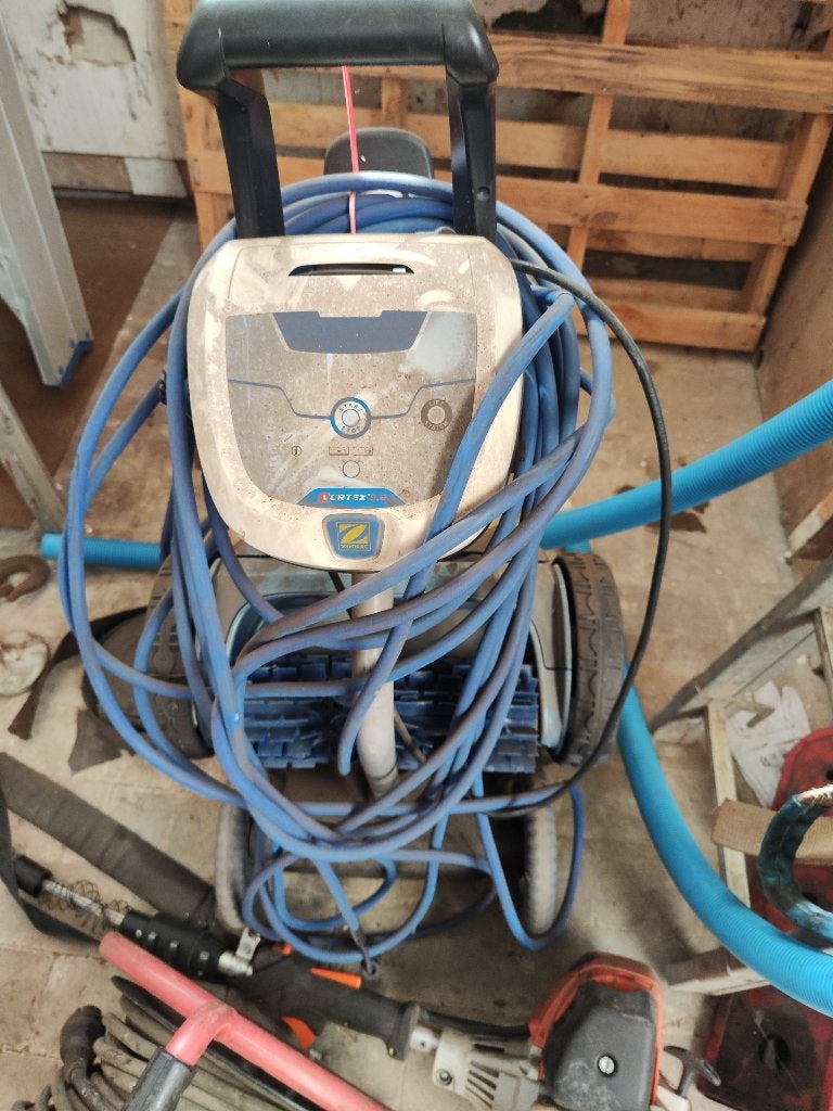 Vortex zwembadrobot, Ophalen