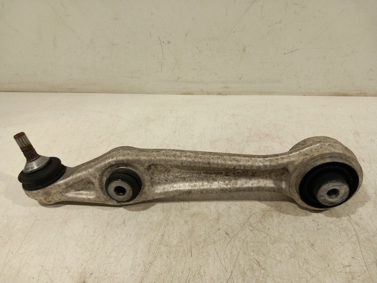 Draagarm rechts voor Tesla Model S, Onderdelen@venauto.nl, Van der Ven Autorecycling B.V., Gebruikt, Ettenseweg 76, 4706 PB Roosendaal, The Netherlands