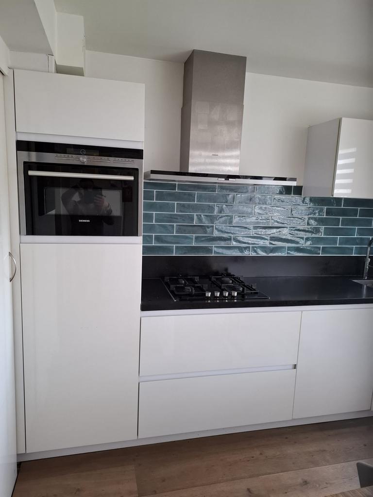 Complete Rechte Keuken Hoogglans Wit Apparatuur GEDEMONTEERD, Wit, Enkelwandige keuken, Ophalen of Verzenden, Greeploos