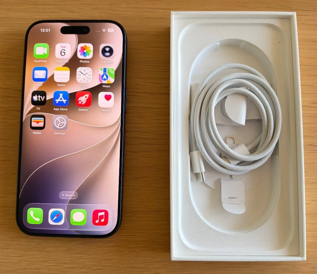 IPHONE 17 PRO DEEP BLUE 256GB état impeccable avec facture., Télécoms, 256 GB, Comme neuf, Enlèvement, Sans abonnement