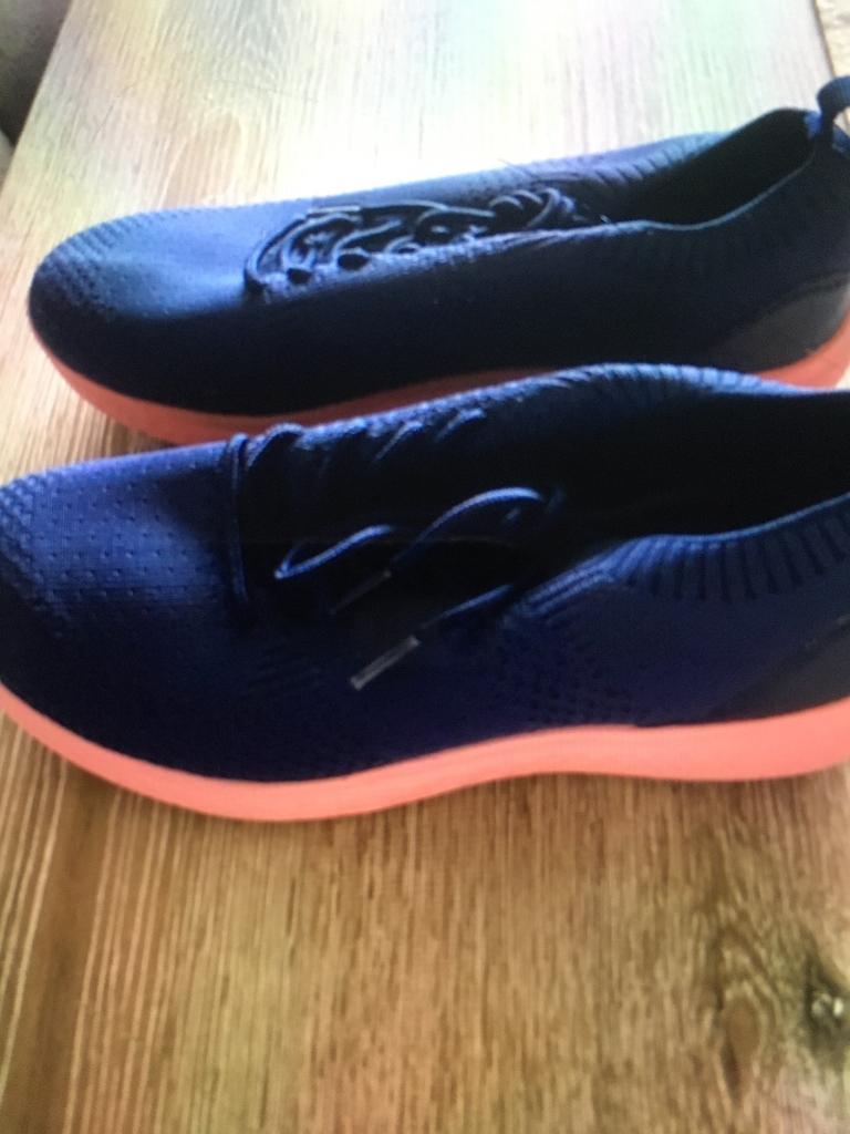 Amper gedragen lichte sneakers Maat: 37, Blauw, Ophalen of Verzenden, Zo goed als nieuw, Sneakers