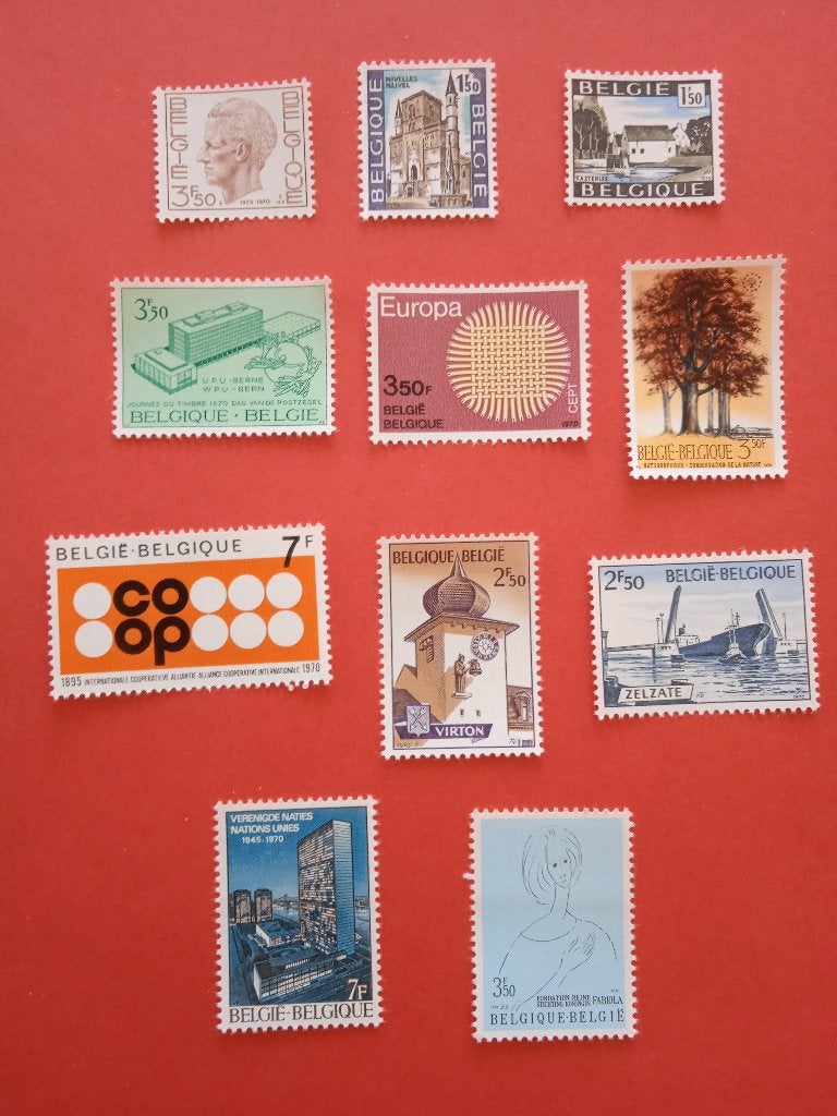 Lot de 71 timbres neufs de Belgique (années 70), Verzenden, Postfris, Postfris