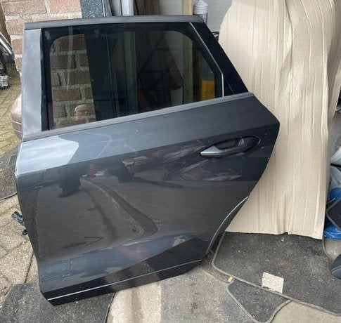 PORTE GAUCHE ARRIÈRE LX7L A3 Allstreet (8YJ) (8Y4831051A), Arrière, Auto-Union-Straße  1,
85057  Ingolstadt, DE, Info@audi.de