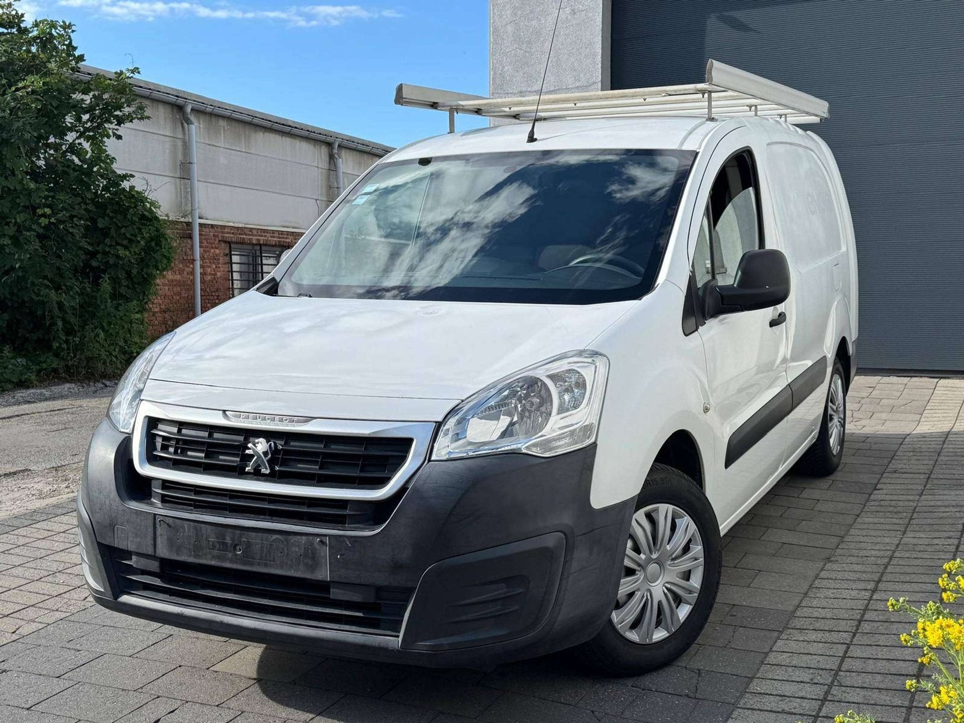 Peugeot Partner 1.6 BlueHDi L2H1 Pro 121 LICHTE VRACHT EURO, Gebruikt, Euro 6, 4 cilinders, Wit