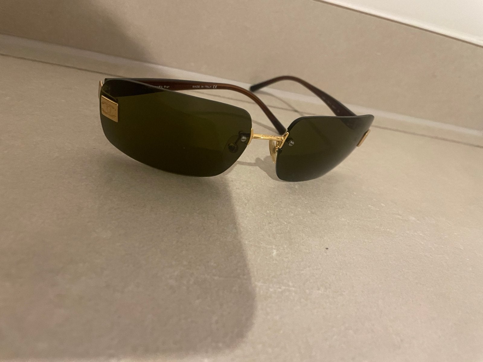 Originele Vintage Chanel 4026 Zonnebril Y2K (Rimless / Goud), Enlèvement ou Envoi, Comme neuf, Lunettes de soleil