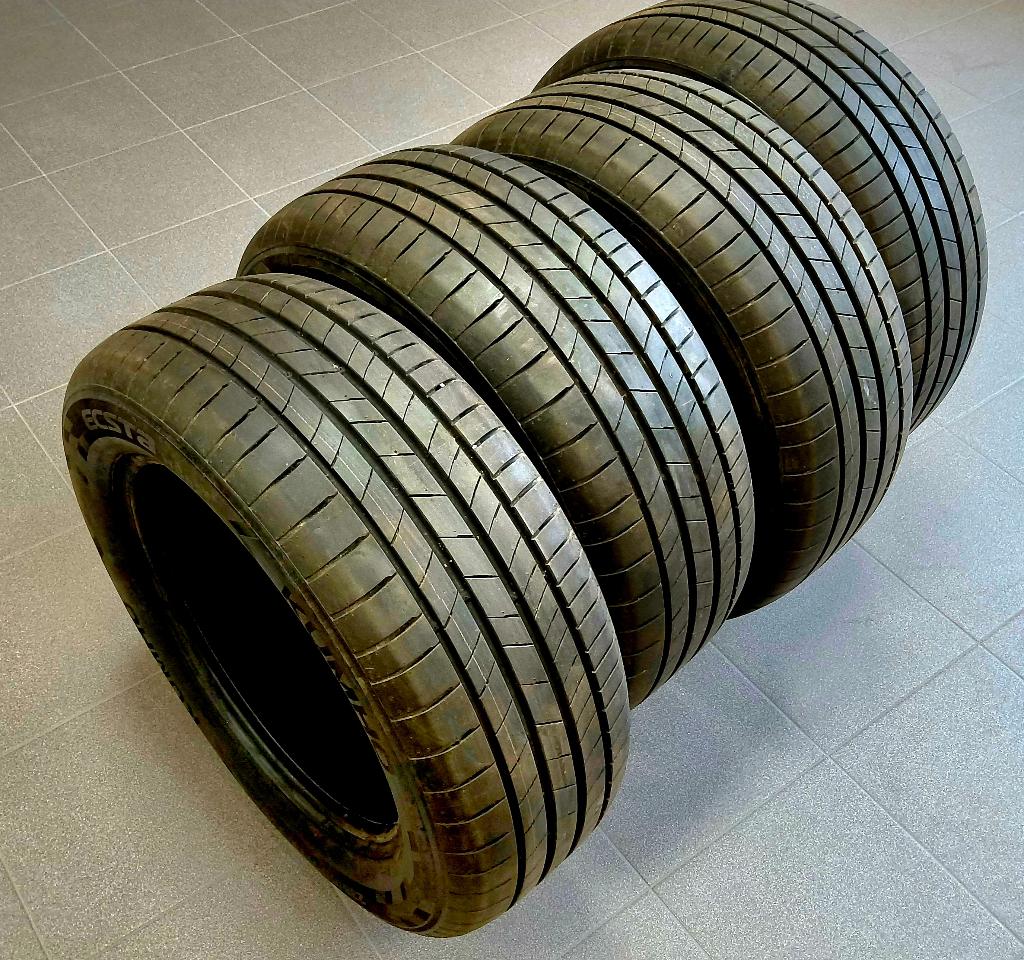 4 nouveaux pneus été 235/55-17, Neuf, Pneus été, Enlèvement, 235 mm