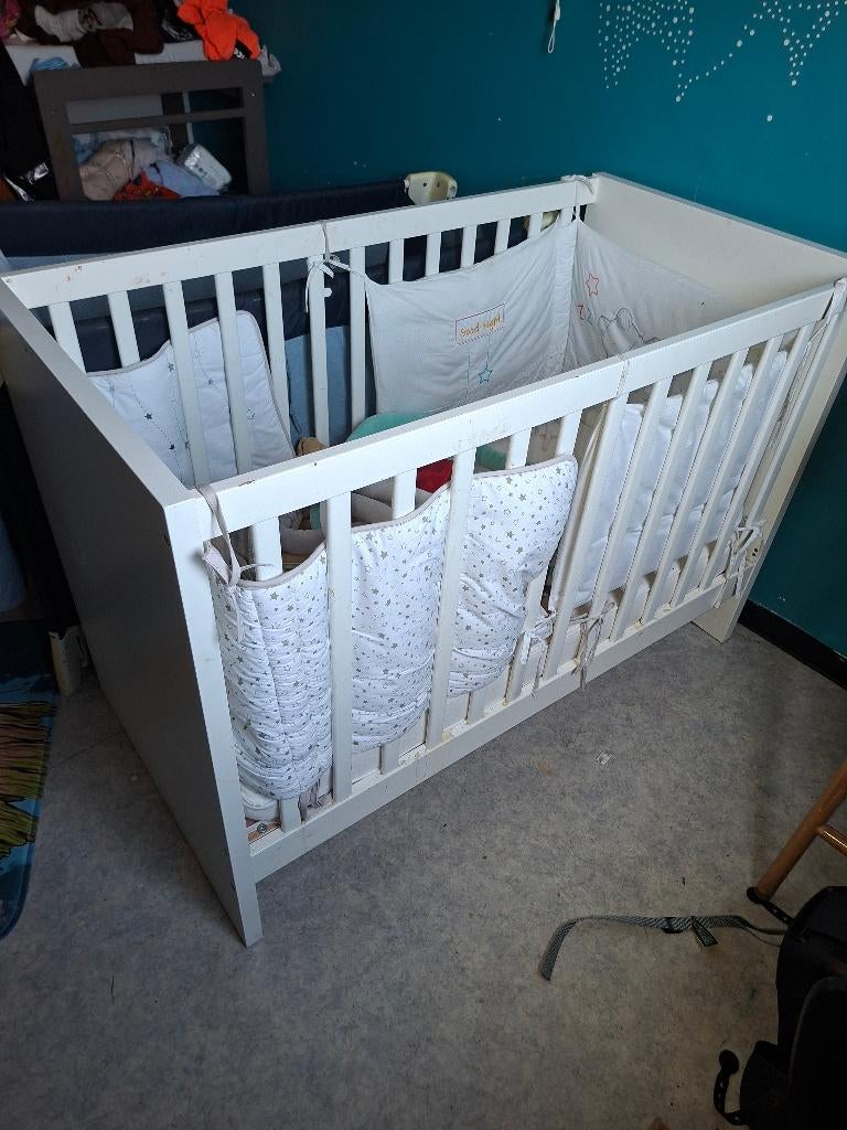 Lit bébé neuf plus matelas, Enfants & Bébés, Chambre d'enfant | Lits, Lit mezzanine ou Lit superposé, Moins de 70 cm, Comme neuf