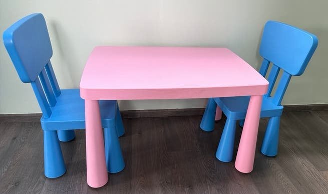 Mammut Ikea kindertafel plus 2 stoelen, Ophalen, Zo goed als nieuw, Stoel(en)