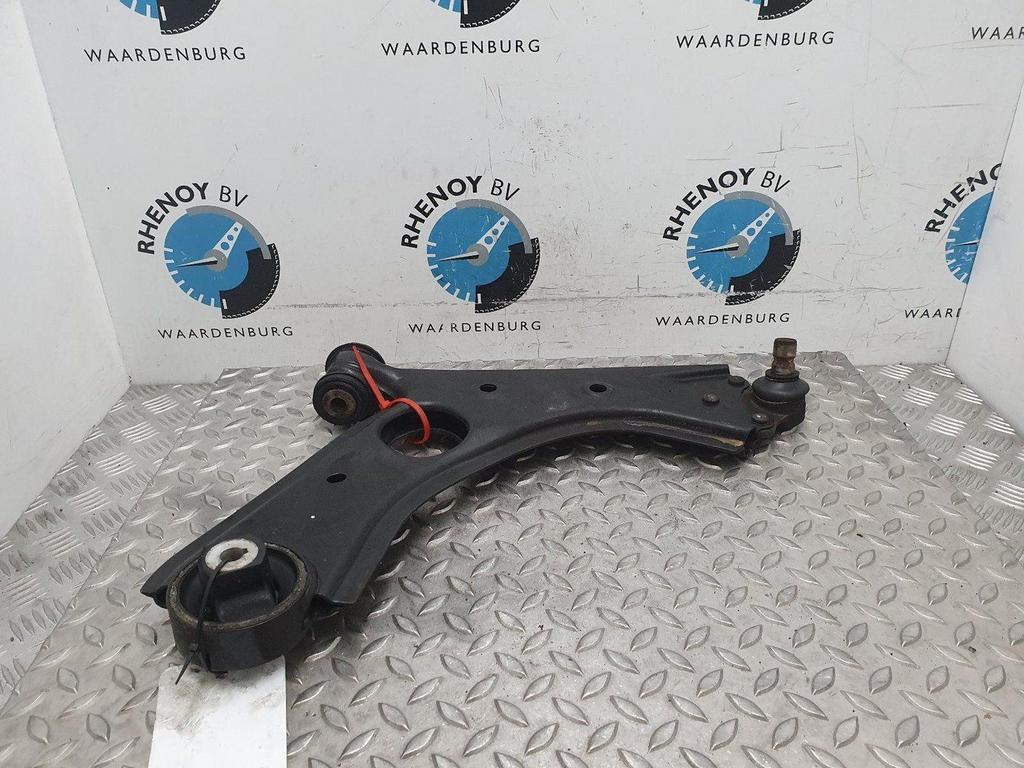 OPEL COMBO 1.3 CDTi L1H1 Edit.  DRAAGARM ONDER LV 2017, Ophalen of Verzenden, Gebruikt, ARN erkend