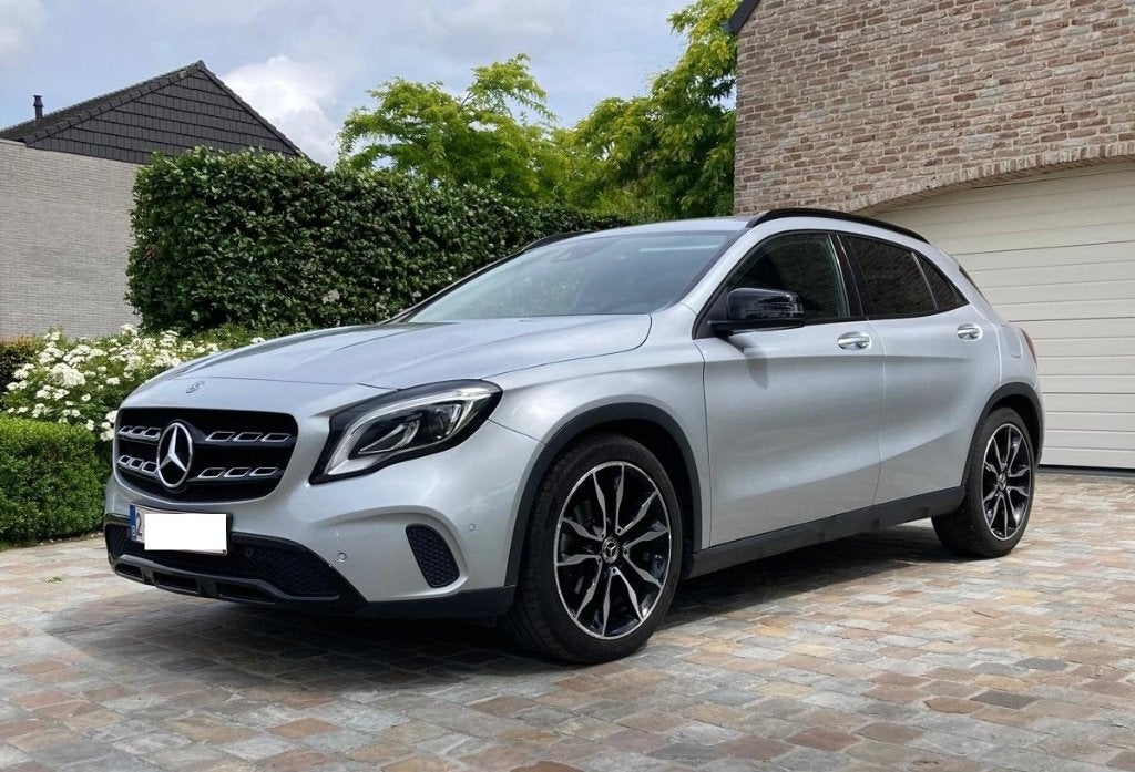 GLA 180 Benzine Automaat 2019 - 52.500kms, Auto's, Lichtsensor, 4 cilinders, Leder en Stof, 1595 cc