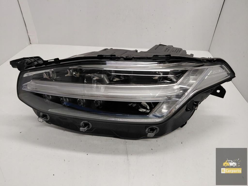 32338952, Volvo XC90 II Lift Full Led 2 Modules linkerlamp, Gebruikt, Gunnar Engellaus vag 8
405 31  Gothenburg, SE, Info@volvocars.com