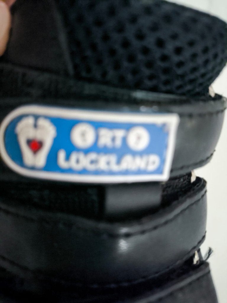 Chaussures orthopédiques taille 22, Enfants & Bébés, Vêtements de bébé | Chaussures & Chaussettes, Garçon, Enlèvement, Bottines
