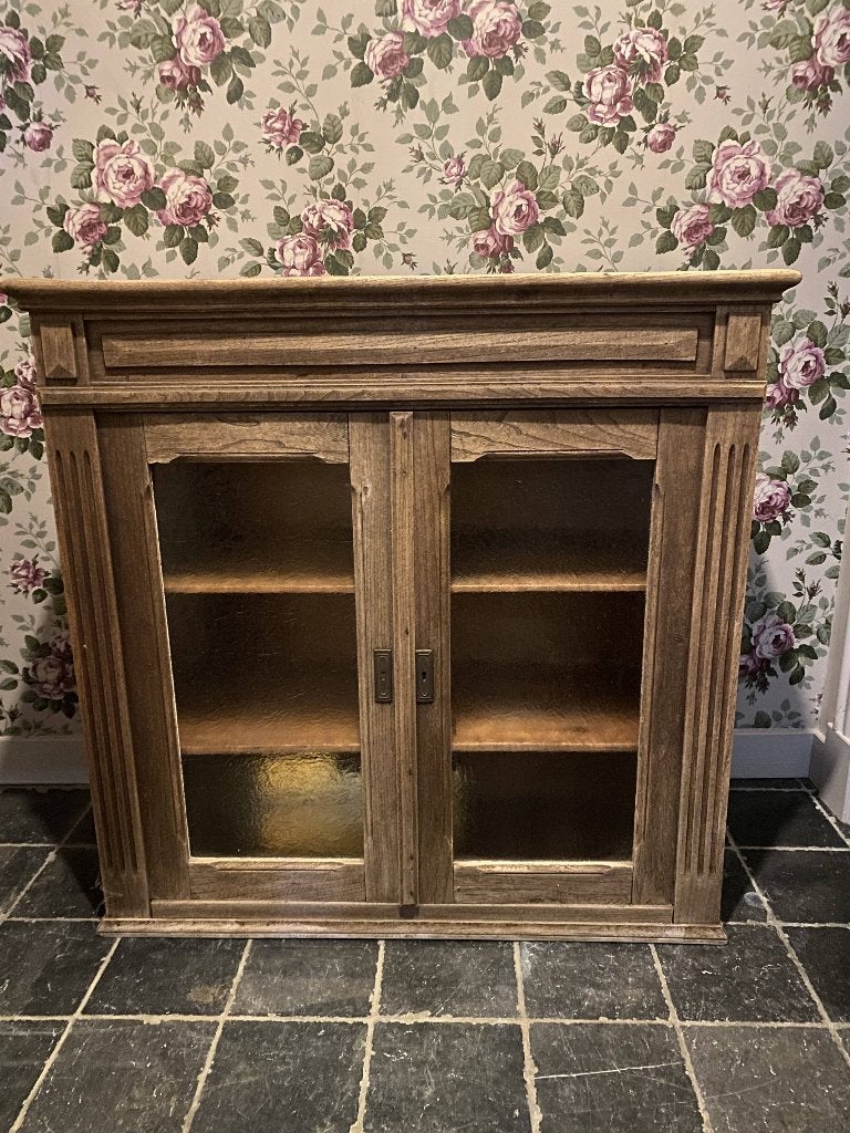 GRATIS oude kast met glas, Ophalen