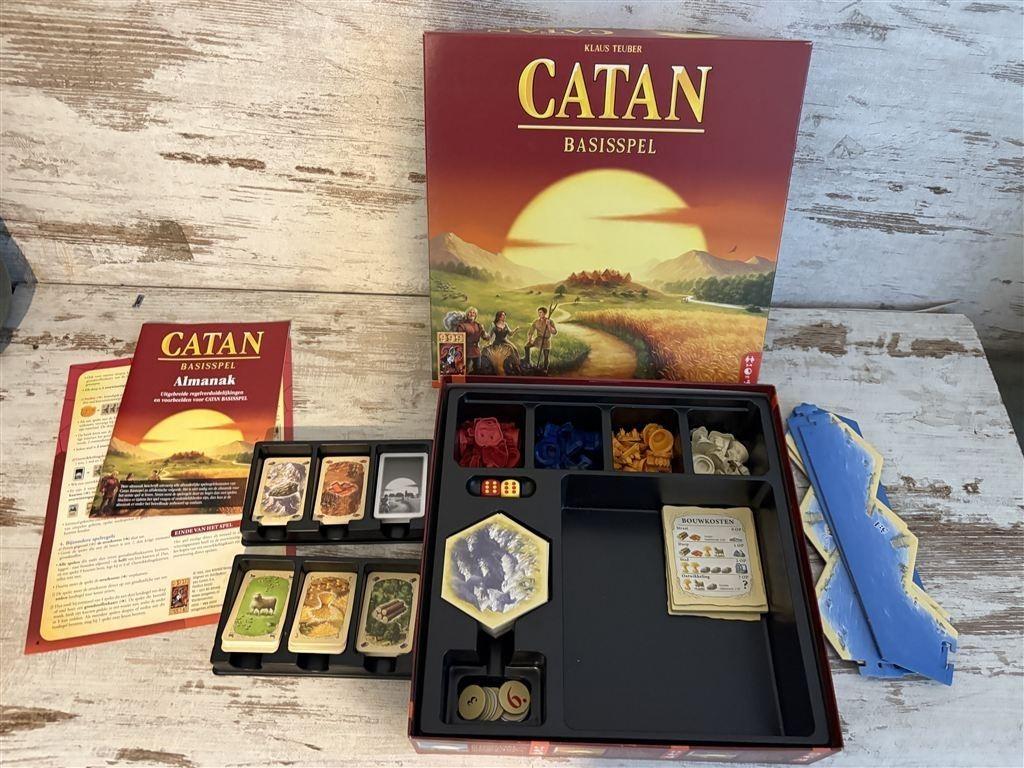 Catan basisspel - s2098, Hobby en Vrije tijd, Gezelschapsspellen | Bordspellen, Verzenden, Zo goed als nieuw