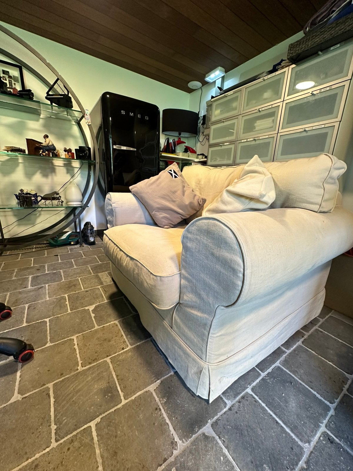 Mooie 1,5 zetel in beige met twee losse kussens, Enlèvement, Comme neuf