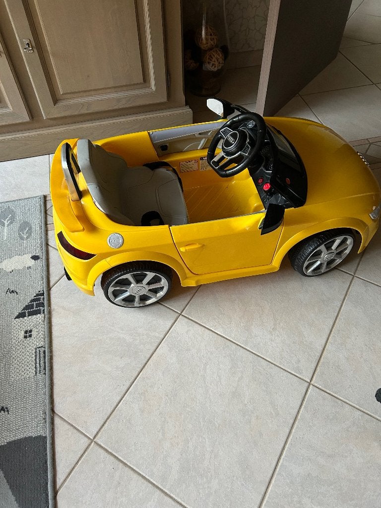 Audi speelgoedauto om in te zitten, Ophalen, Gebruikt