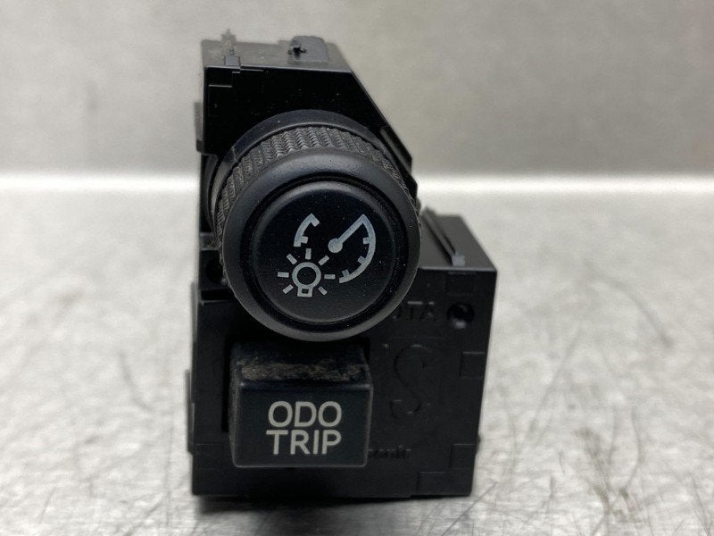 DIMMER DASHBOARD VERLICHTING Toyota Land Cruiser (J15), Gebruikt, Kundenbetreuung@toyota.de, Toyota, Toyota-Allee 2
50858  Köln, DE