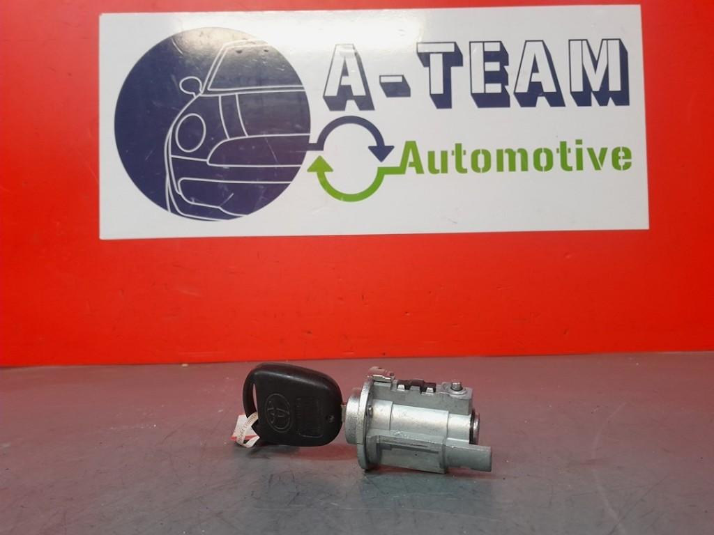 NEIMAN / COMMUTATEUR D ALLUMAGE + CLEF Toyota Yaris II (P9), Utilisé, Toyota