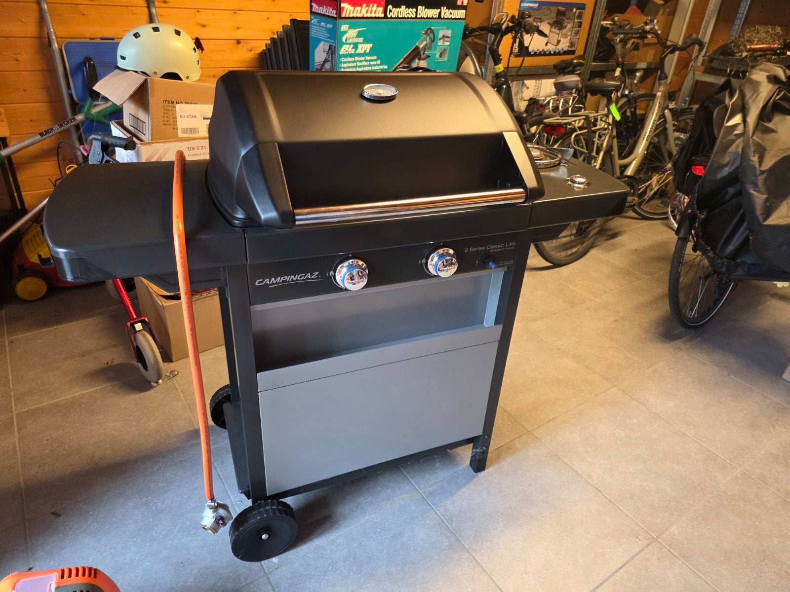 Gasbarbecue op wielen, Ophalen
