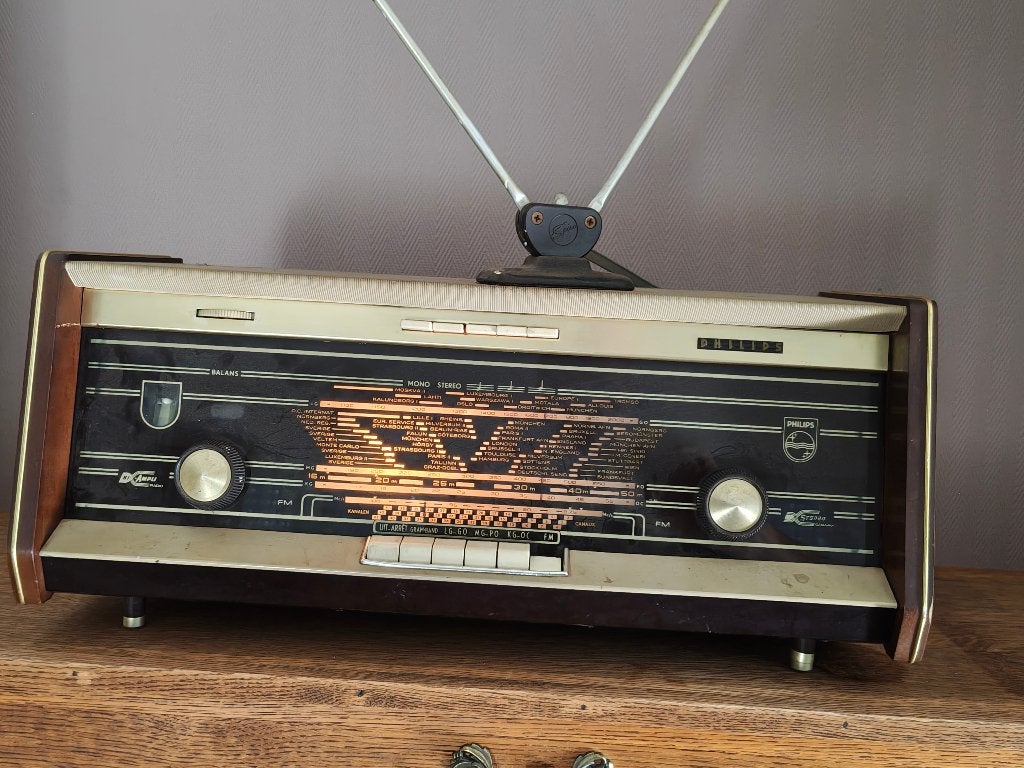 vintage radio Philips, Ophalen, Gebruikt, Radio