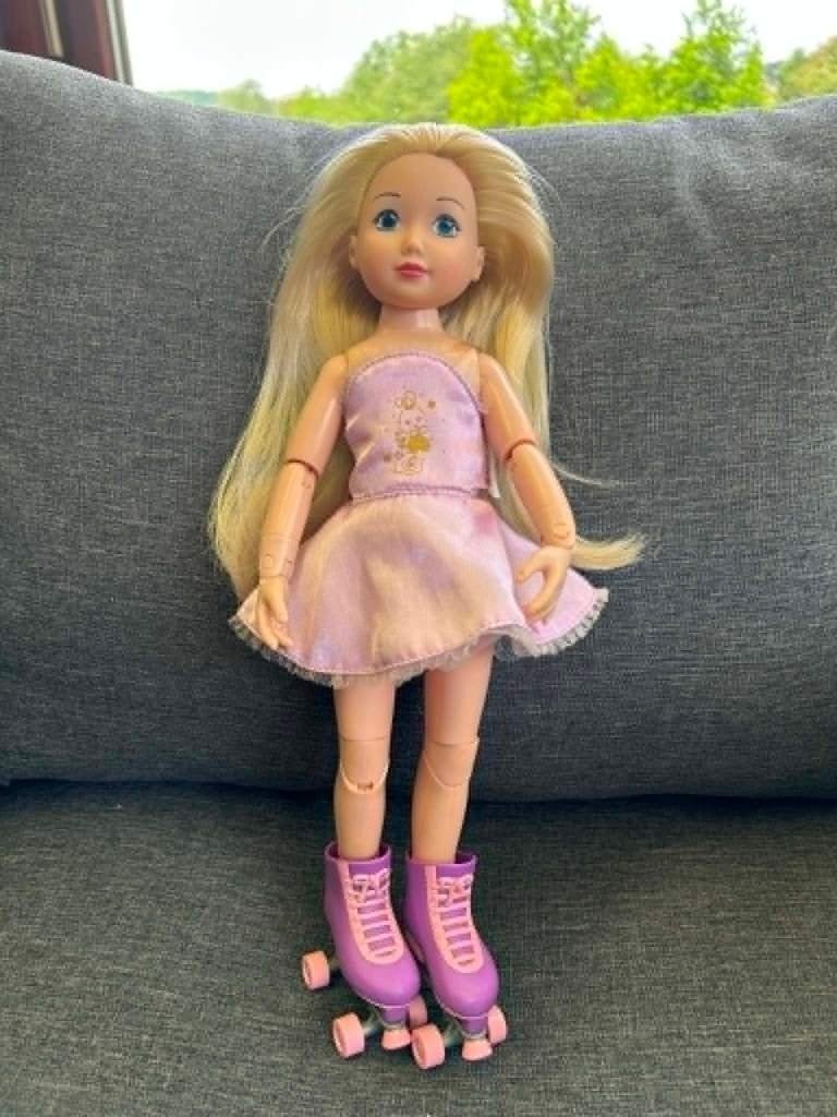 Poupée Jolina avec patin à roulettes, Enlèvement, Utilisé, Barbie
