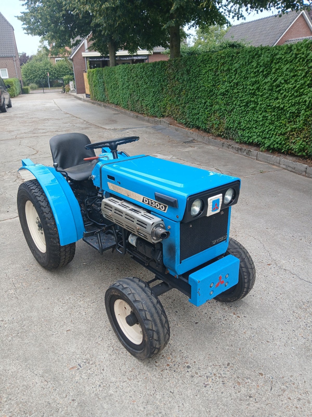 Mitsubishi D1300, Zakelijke goederen, Ophalen