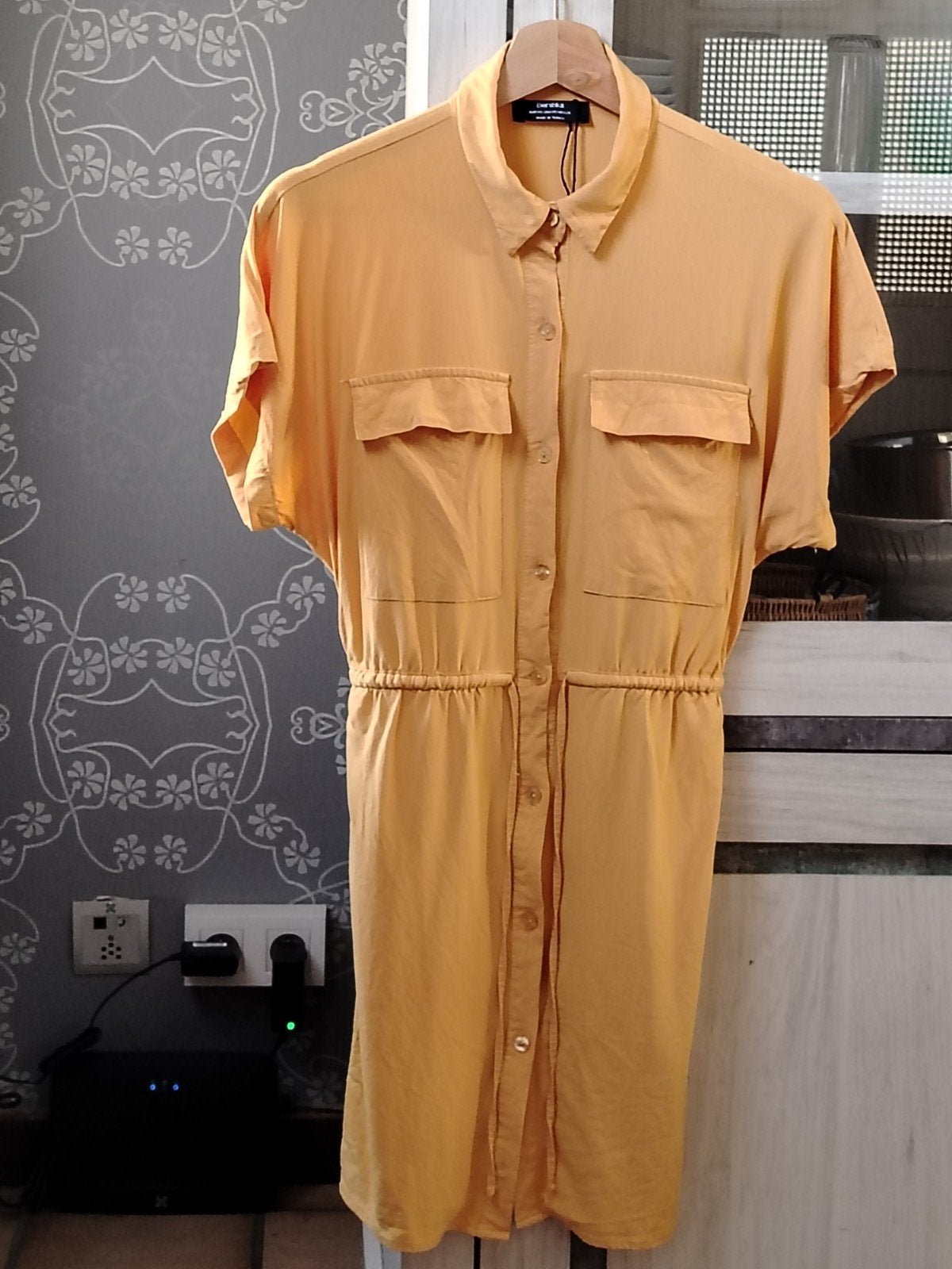 ROBE D ÉTÉ FLUIDE / COULEUR CORRECTEMENT/ PARFAIT TAILLE S, Enlèvement ou Envoi, Au-dessus du genou, Bershka, Taille 34 (XS) ou plus petite