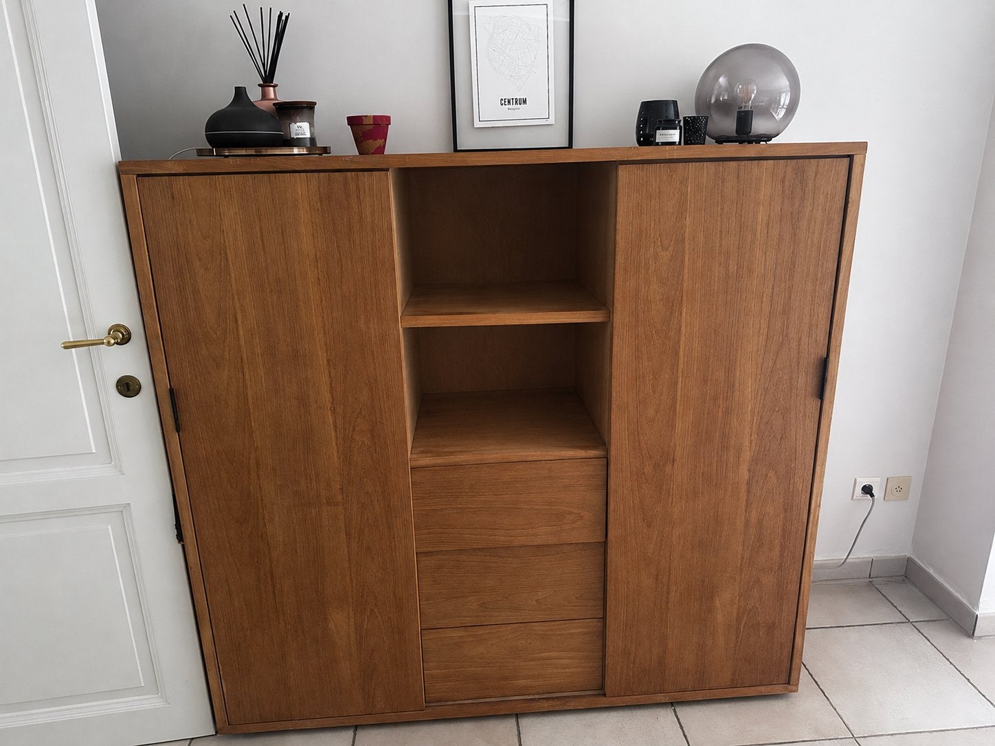 Barkast teak, Enlèvement, Comme neuf