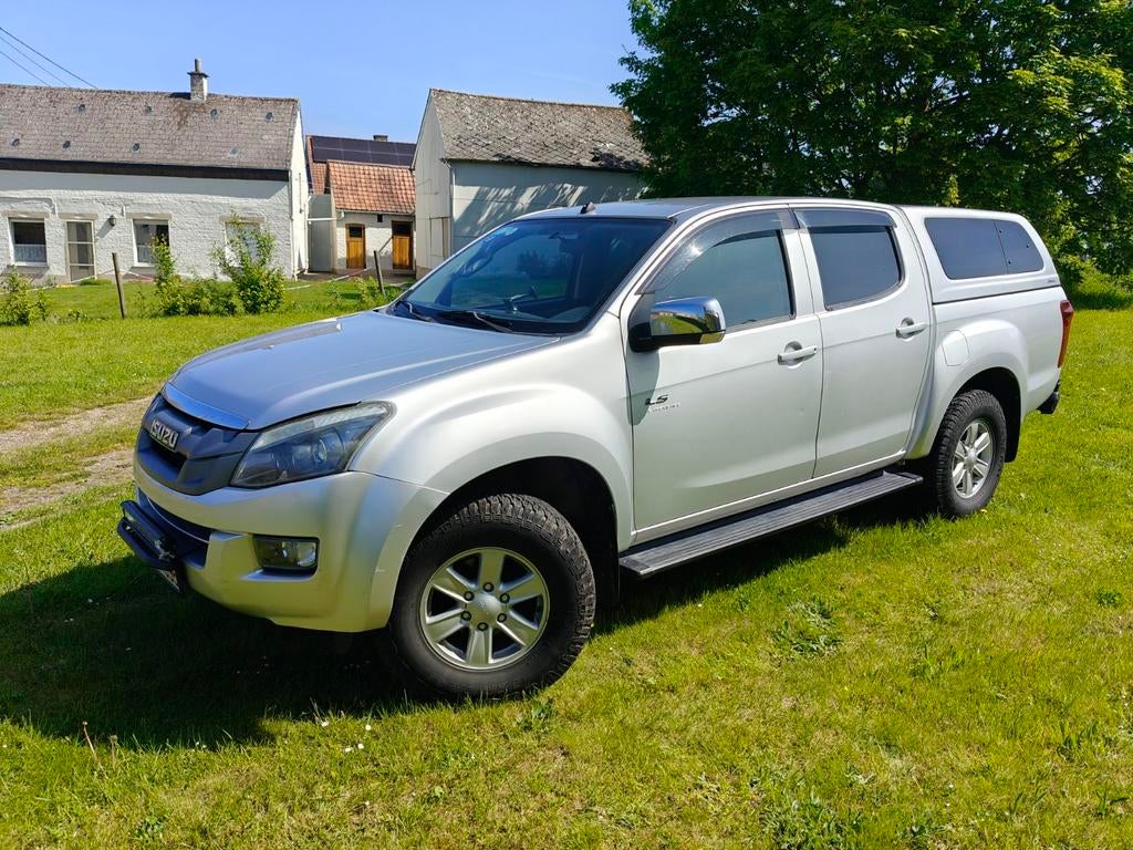 Isuzu D-MAX 2.5 L 3.5 ton, Auto's, Stof, 4x4, Zwart, Vierwielaandrijving