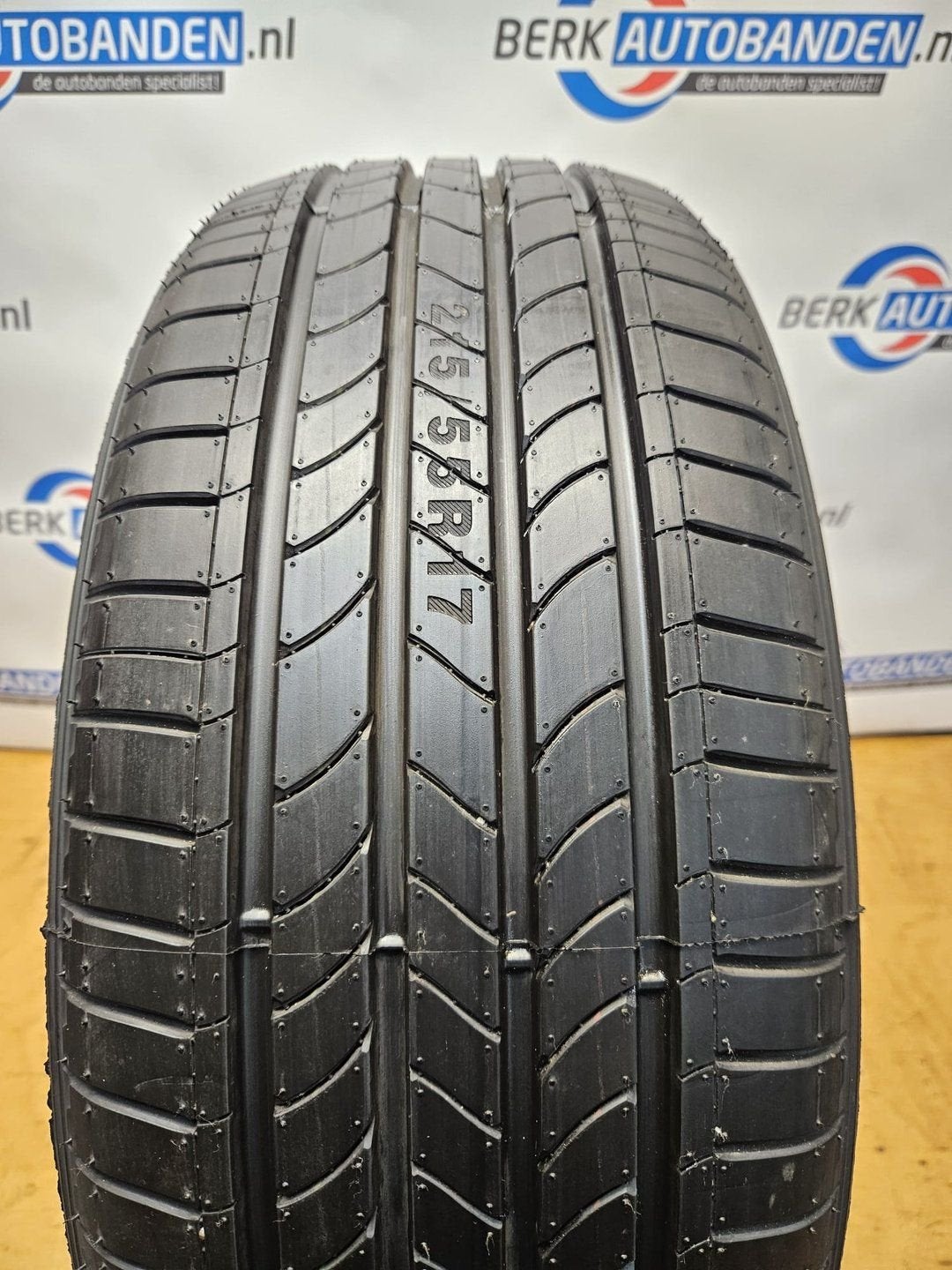 2x Wanli Harmonic Plus XL (DEMO) 215/55 R17 98V 215/55/17 21, -, -, 17 inch, Ophalen of Verzenden