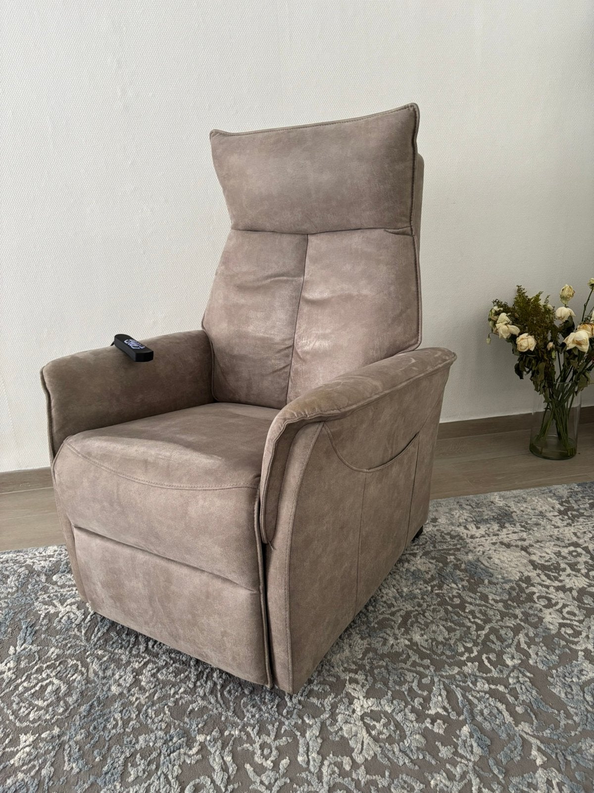 Luxe elektrische relaxzetel met liftfunctie + opl. Batterij, Huis en Inrichting, Fauteuils, Ophalen of Verzenden, Zo goed als nieuw