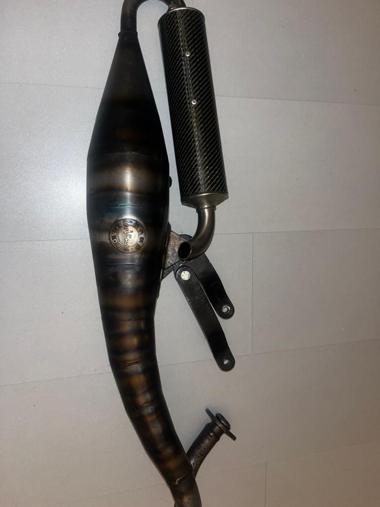 Leovince handmade zx uitlaat, Fietsen en Brommers, Brommers | Tuning en Styling, Ophalen, Zo goed als nieuw