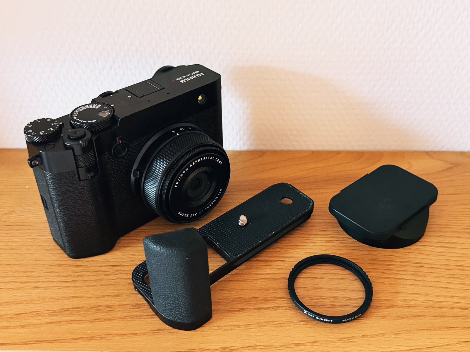 Fujifilm GFX100RF (Dec 2025) – 14k clicks + Grip, Squarehood, Audio, Tv en Foto, Ophalen, Gebruikt, GPS, Screenprotector