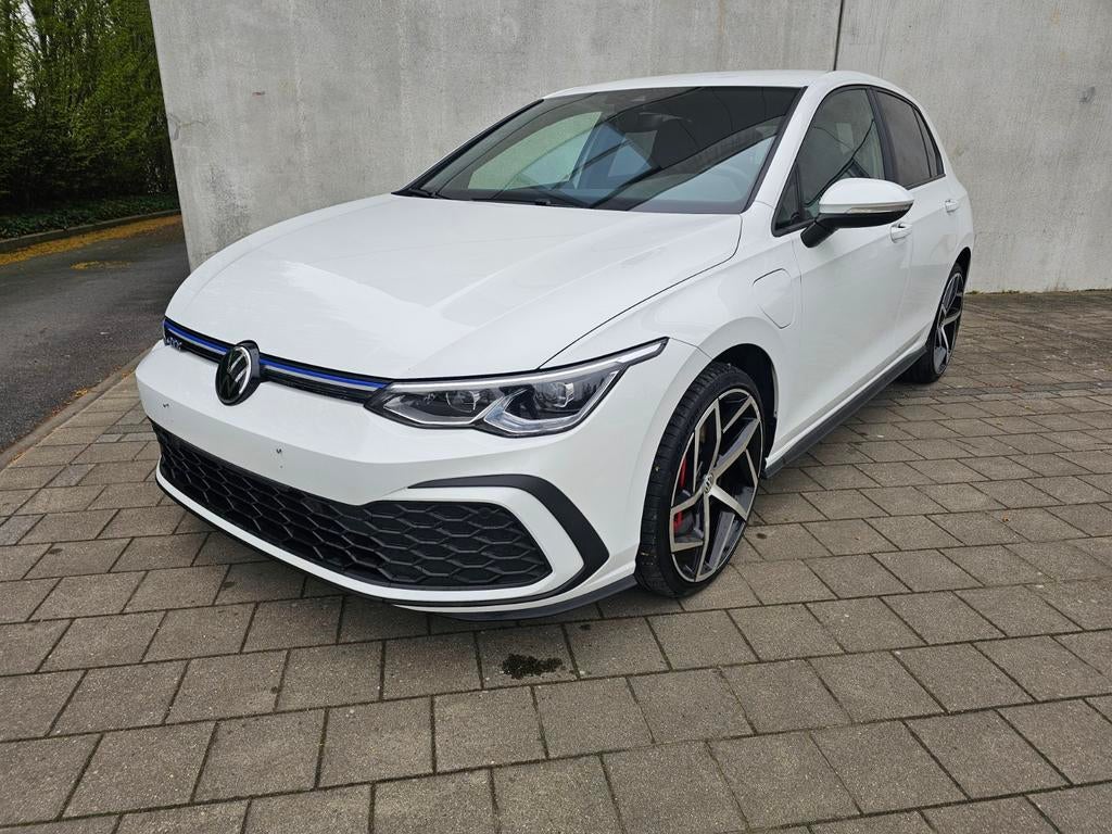 VW golf 8 GTE 245pk hybride, Auto's, Euro 6, 4 cilinders, Wit, 5 zetels