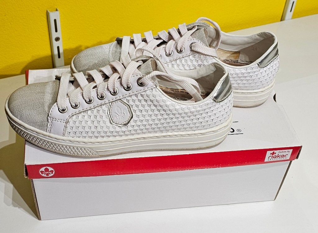 NIEUWE SCHOENEN RIEKER, Kleding | Dames, Schoenen, Wit, Nieuw, Ophalen of Verzenden, Rieker