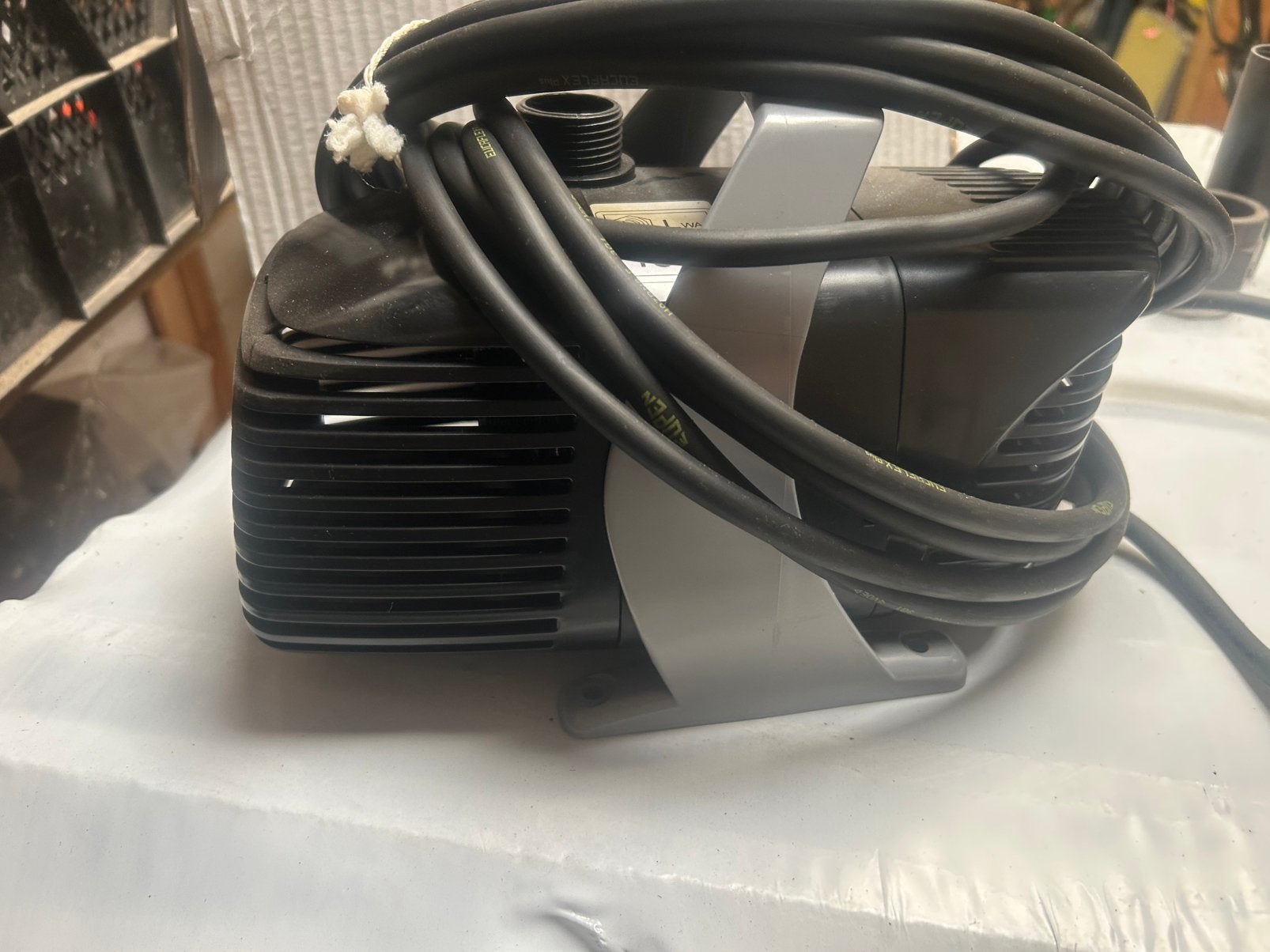 vijverpomp nieuw nooit gebruikt moet weg, Jardin & Terrasse, Accessoires pour étangs, Enlèvement, Neuf, Pompe de bassin