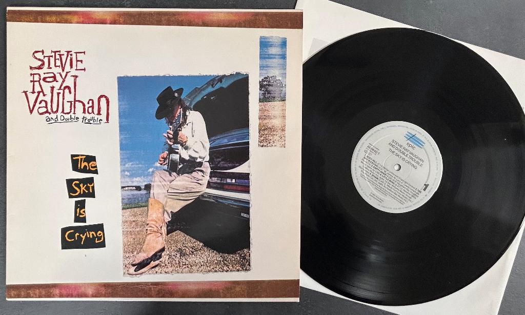 STEVIE RAY VAUGHAN - The sky is crying ( LP; NMINT ), Cd's en Dvd's, Vinyl | Rock, Zo goed als nieuw, Inclusief binnenhoes, Poprock