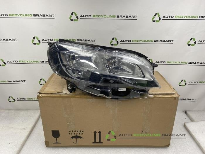 Phare droit d'un Peugeot Expert, -, 3 mois de garantie, Utilisé, -