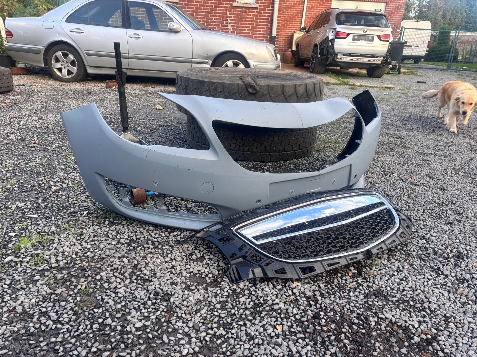 Pare-chocs avant + calandre Opel Insignia — 180€ négociables, Autos : Pièces & Accessoires, Enlèvement, Avant, Opel, Pare-chocs